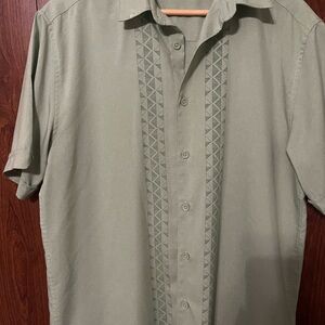 Men’s shirt size M good condition